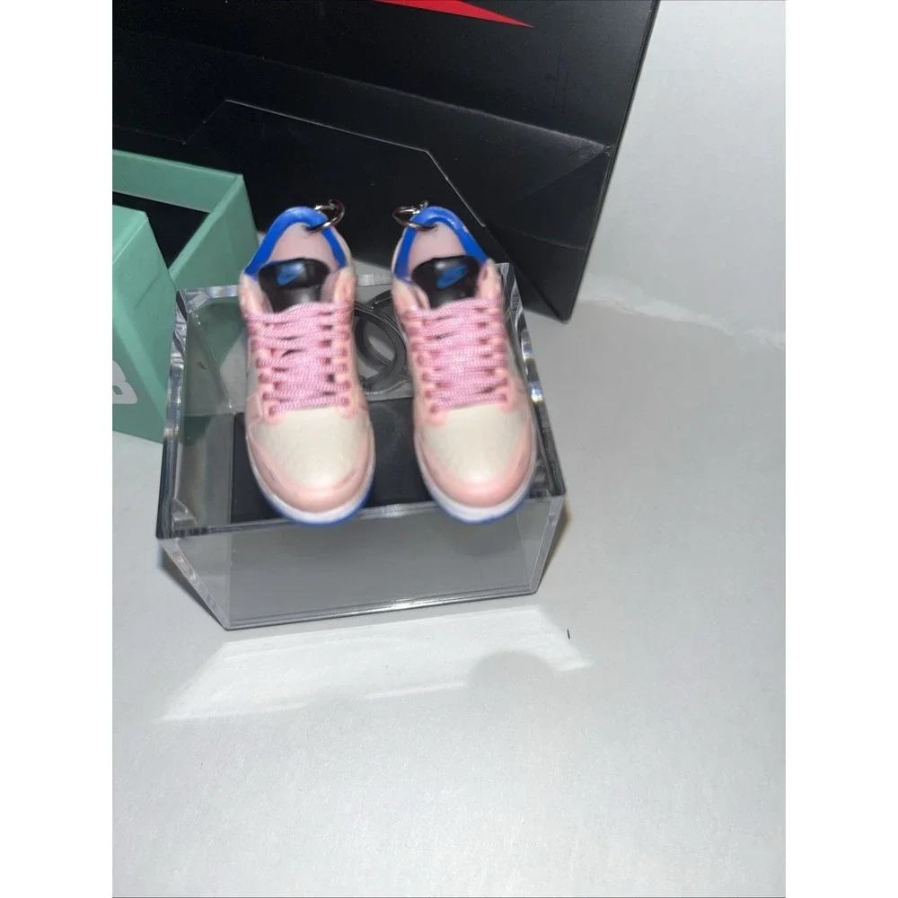 Keychain Nike Shoes Pair Pink,Shoe Box , Display Case , Bag New Included